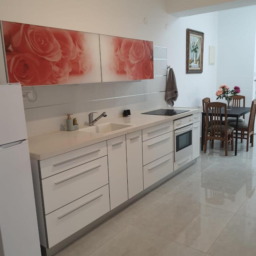 Lovely Three-Room Apartment Above The Promenade Ashdod Eksteriør bilde