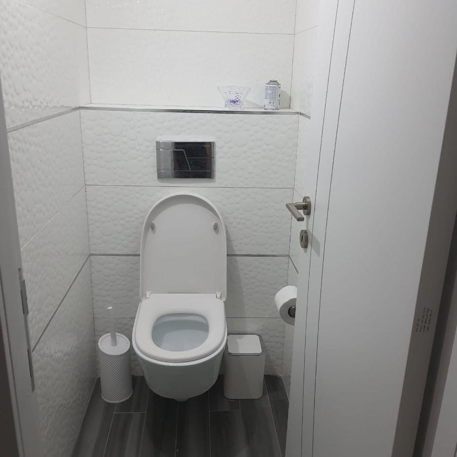 Lovely Three-Room Apartment Above The Promenade Ashdod Eksteriør bilde