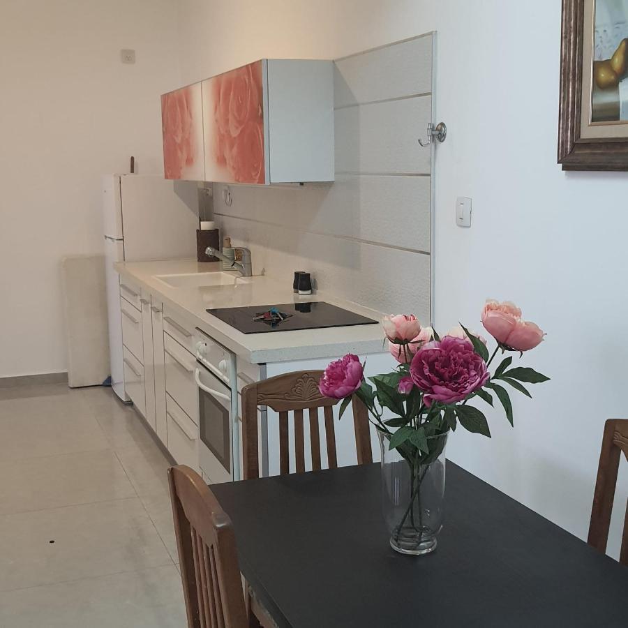 Lovely Three-Room Apartment Above The Promenade Ashdod Eksteriør bilde